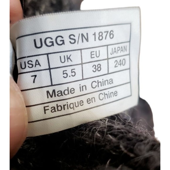 UGG Australia Cardy Tall Black Sweater Knit Button Boots Women’s Size US 7 EU 38 - Picture 7 of 9